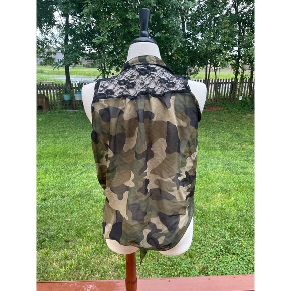 Camouflage Sleeveless Button Front Tie Top W/ Lace Accent Size 16 By Brooke - Picture 7 of 10